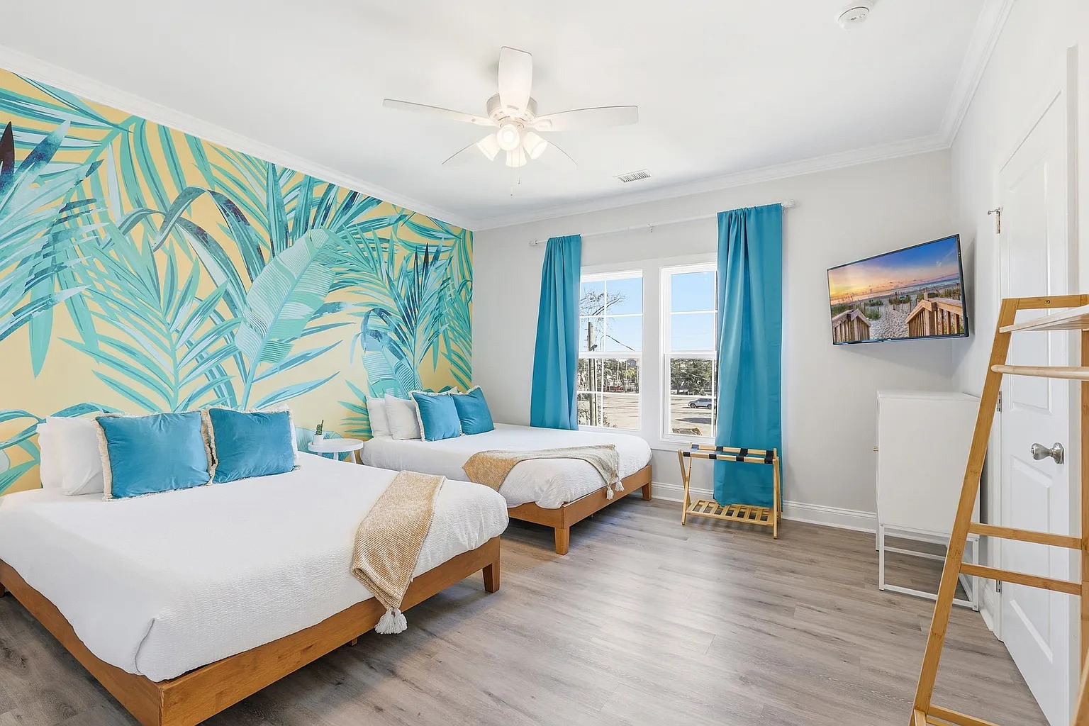Banana Villa Bedroom 3 — Tropical Queen